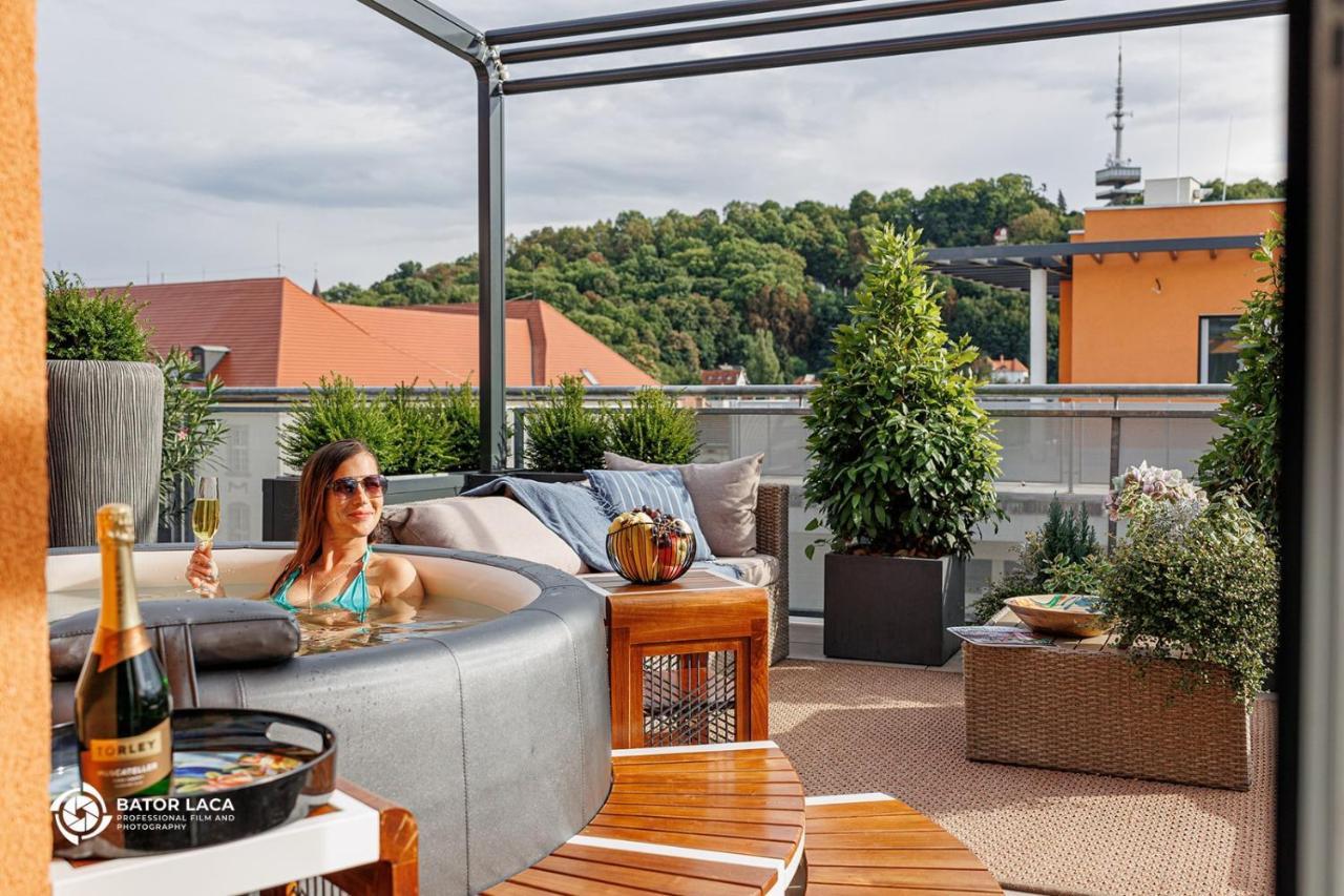 Buekk Penthouse, Panorama Jacuzzival Apartment Miskolc Bagian luar foto