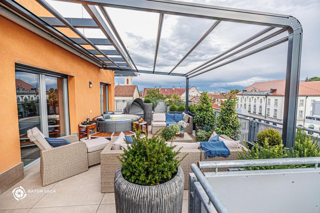 Buekk Penthouse, Panorama Jacuzzival Apartment Miskolc Bagian luar foto