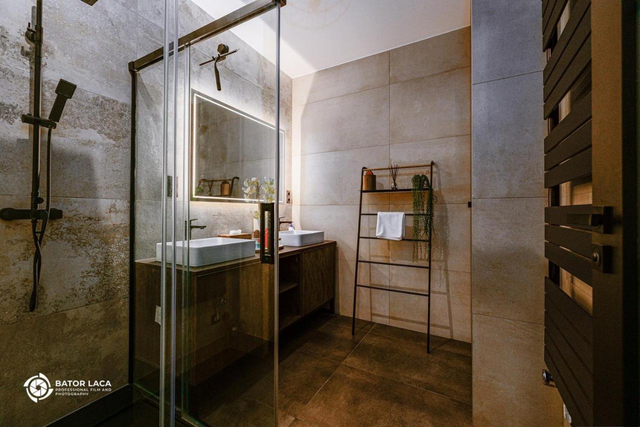 Buekk Penthouse, Panorama Jacuzzival Apartment Miskolc Bagian luar foto